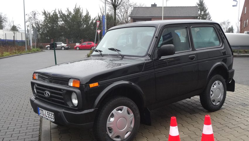 Lada 4x4 Urban vorne links
